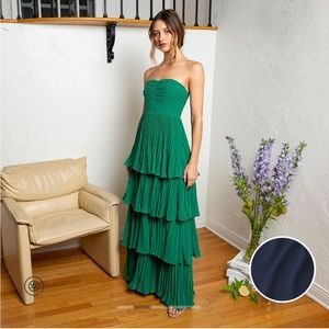 Fame & Partners Miyah Navy Dress